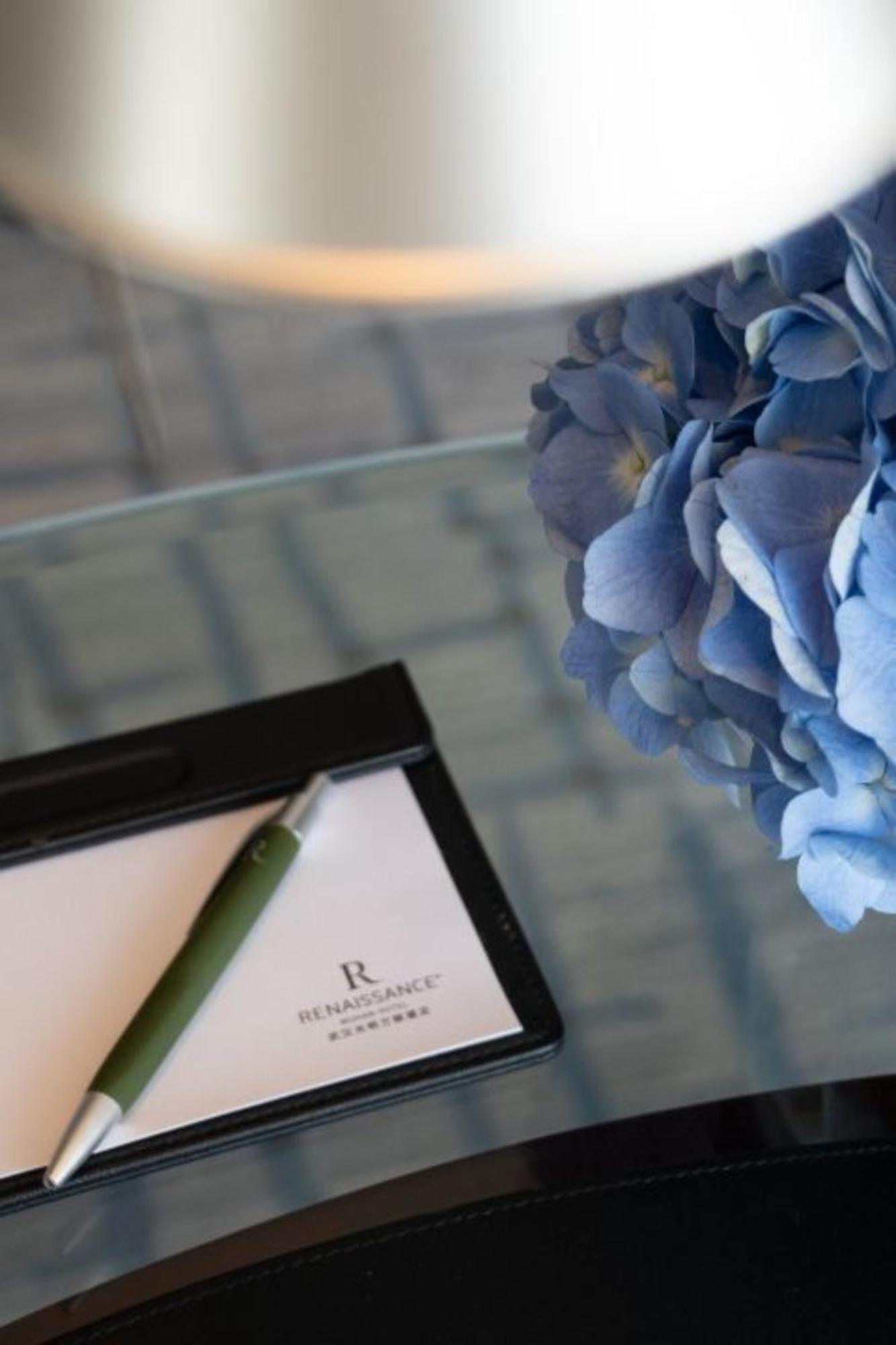 Renaissance Wuhan Hotel Exterior photo