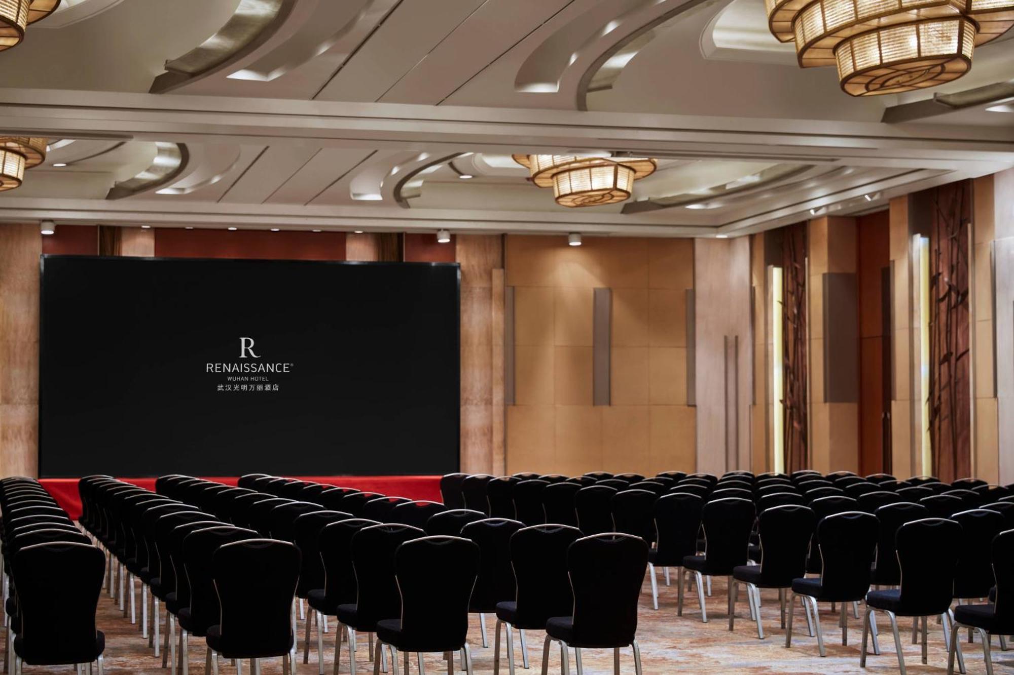 Renaissance Wuhan Hotel Exterior photo