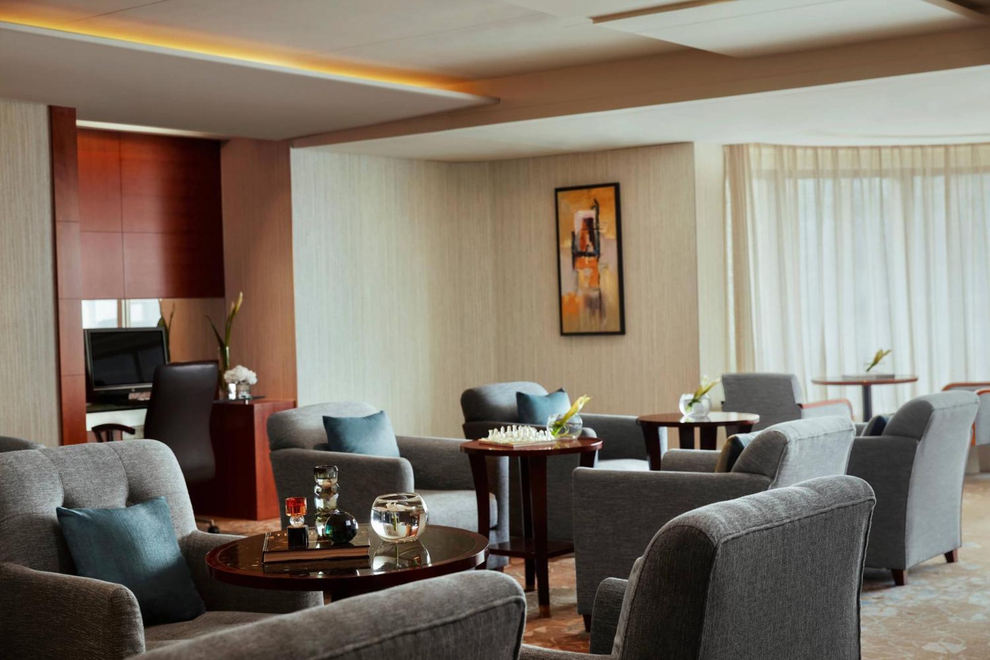 Renaissance Wuhan Hotel Exterior photo