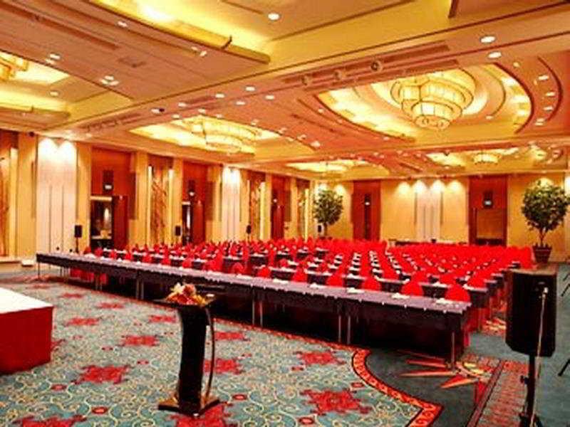 Renaissance Wuhan Hotel Facilities photo